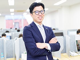 営業部（電話もかける）